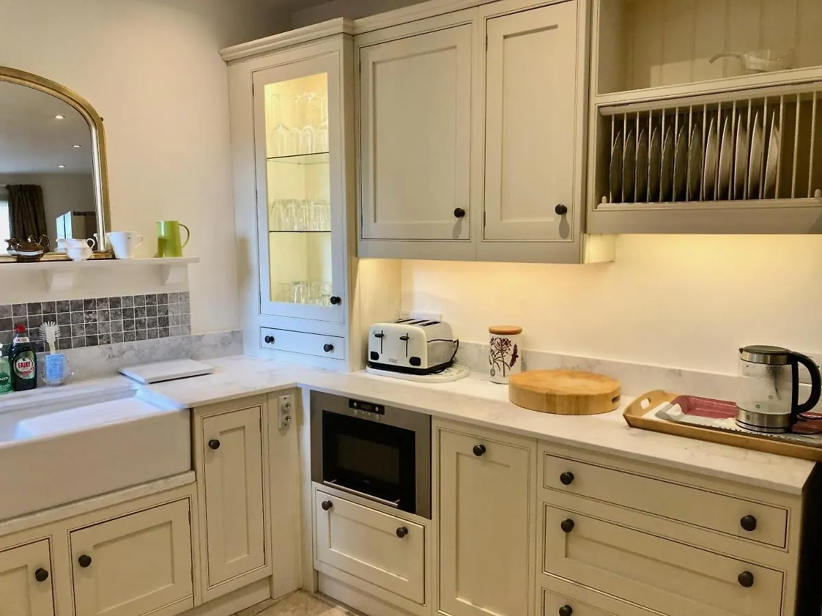 Lauras Townhouse Apartments Lansdown Slope Townhouse Bath United Kingdom